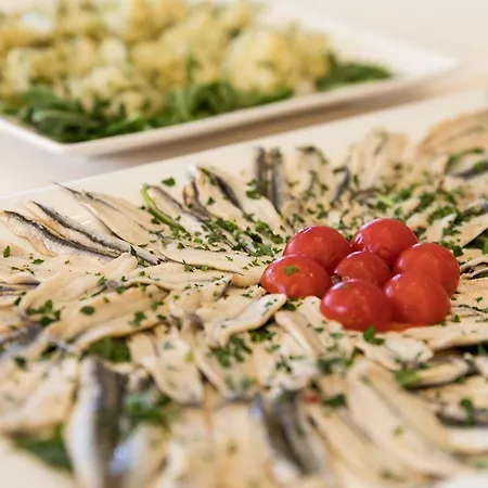 ホテル Trevi Family