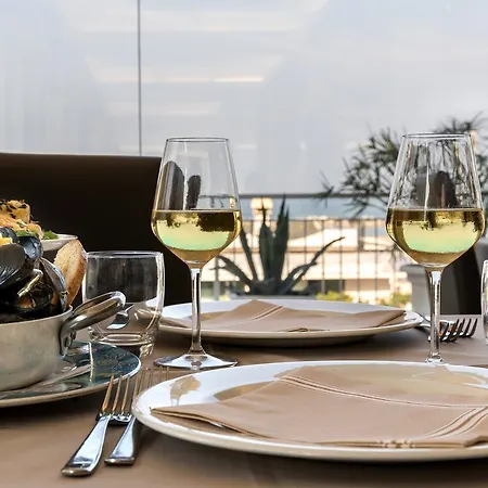 ホテル Trevi Family 3*