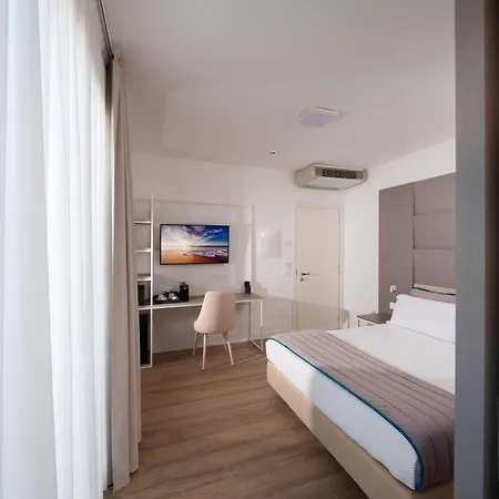 Ξενοδοχείο Trevi Family